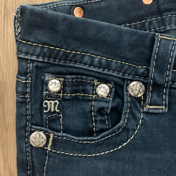 Miss Me signature skinny crop. Size 24 - Picture 4 of 9